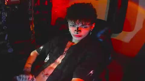 Snapshot of darkness_prince_x chatting on October 2025 07:51:01 PM online show from October 2025 07:51:01 PM