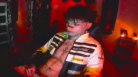 Snapshot of darkness_prince_x chatting on November 2025 07:30:02 AM online show from November 2025 07:30:02 AM