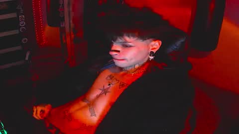 Snapshot of darkness_prince_x chatting on November 2025 03:39:02 AM online show from November 2025 03:39:02 AM