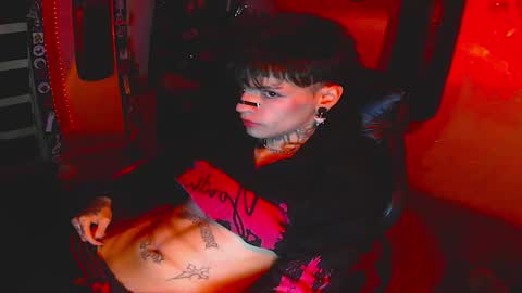 Snapshot of darkness_prince_x chatting on November 2025 06:34:02 AM online show from November 2025 06:34:02 AM