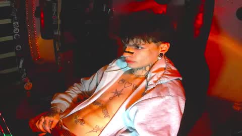 Snapshot of darkness_prince_x chatting on November 2025 06:14:01 AM online show from November 2025 06:14:01 AM