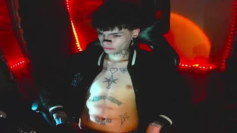 Snapshot of darkness_prince_x chatting on December 2025 07:34:01 AM online show from December 2025 07:34:01 AM