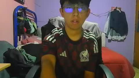 Snapshot of darknex_ chatting on June 2026 05:43:01 AM Jose Ian online show from June 2026 05:43:01 AM