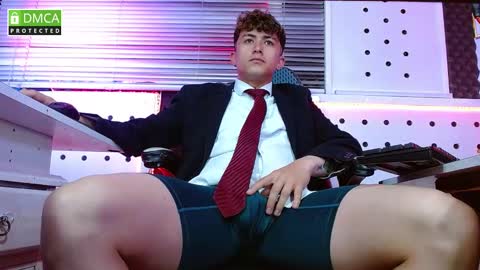 DARKO0717 online show from October 2025 10:32:02 AM