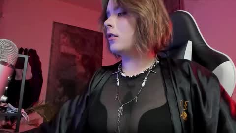 Snapshot of darkside_tailor chatting on October 2025 03:49:01 PM Miss Tailor  online show from October 2025 03:49:01 PM