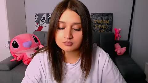 Snapshot of darksidelove_ chatting on April 2026 04:34:01 PM Amelie online show from April 2026 04:34:01 PM
