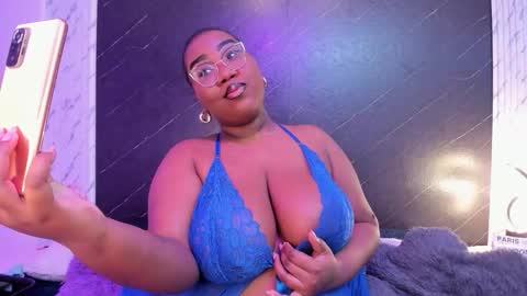 Snapshot of darnellqueen chatting on November 2025 01:06:02 AM Darnell Queen online show from November 2025 01:06:02 AM