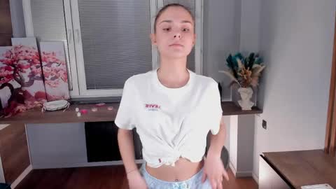 Lucy online show from May 2026 07:10:01 PM