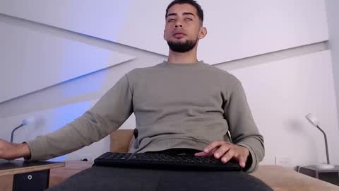 Kael online show from October 2025 01:33:02 PM