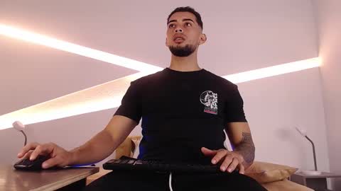 Kael online show from October 2025 01:40:02 PM