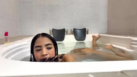 Isabella online show from April 2026 11:24:01 PM