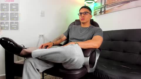 Snapshot of dash_bukoski chatting on December 2025 01:05:01 PM Dash online show from December 2025 01:05:01 PM