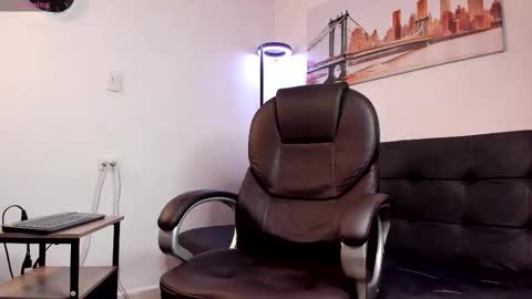 Snapshot of dash_bukoski chatting on December 2025 03:08:02 PM Dash online show from December 2025 03:08:02 PM