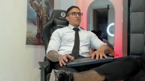 Snapshot of dash_bukoski chatting on February 2026 01:25:01 PM Dash online show from February 2026 01:25:01 PM