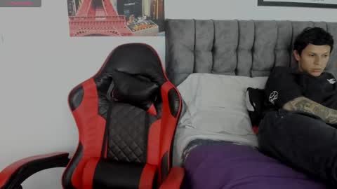 Snapshot of dave_and_lia chatting on October 2025 01:26:02 AM Lillith online show from October 2025 01:26:02 AM