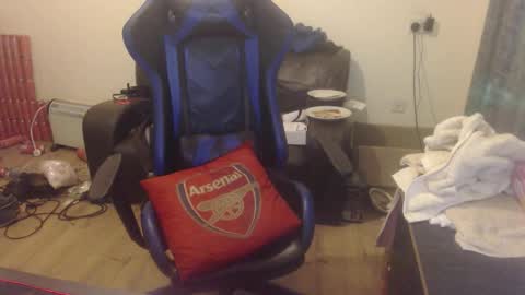 Snapshot of daver281197 chatting on December 2025 04:40:02 AM dave online show from December 2025 04:40:02 AM