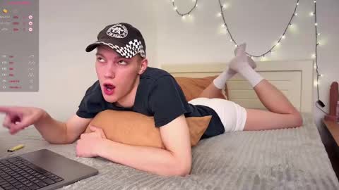 Snapshot of davey_ebash chatting on February 2025 07:16:02 PM Davey online show from February 2025 07:16:02 PM