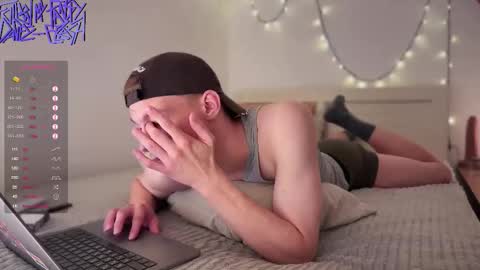 Snapshot of davey_ebash chatting on September 2025 07:16:01 PM Davey online show from September 2025 07:16:01 PM