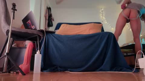 Snapshot of davey_ebash chatting on November 2025 05:05:02 PM Davey online show from November 2025 05:05:02 PM