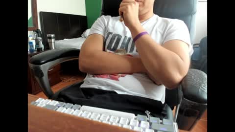 Snapshot of david_2789 chatting on January 2025 08:43:01 PM David online show from January 2025 08:43:01 PM