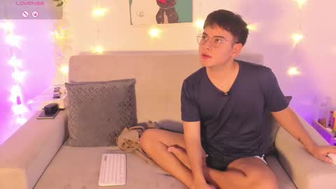 Snapshot of david_and_friend chatting on February 2026 12:48:01 AM david_and_friend online show from February 2026 12:48:01 AM