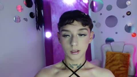 Snapshot of david_fox01 chatting on November 2025 07:35:02 PM David Fox online show from November 2025 07:35:02 PM