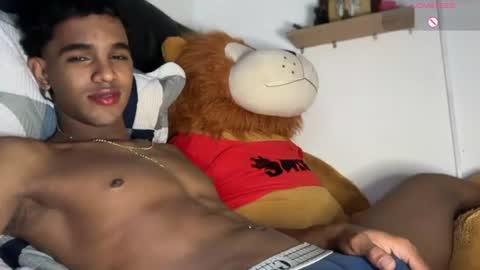 Snapshot of david_hot44 chatting on July 2026 01:47:01 PM david_hot44 online show from July 2026 01:47:01 PM