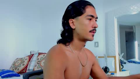 Snapshot of david_johnson372 chatting on September 2025 12:29:01 PM Hey im David that loves to explore and speak their fantasies. Very open talktative and nice. Feel free to chat with me online show from September 2025 12:29:01 PM