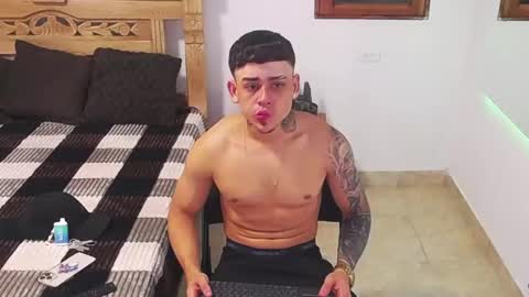 Snapshot of david_rousse_ chatting on November 2025 09:32:01 AM luis online show from November 2025 09:32:01 AM