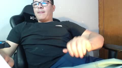 Snapshot of david_smit_ chatting on December 2025 06:27:01 PM david smit online show from December 2025 06:27:01 PM