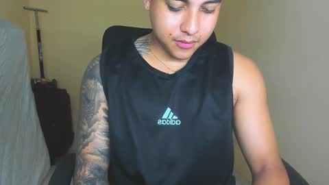 Snapshot of davidlenonn_ chatting on September 2025 08:40:01 AM Lennon online show from September 2025 08:40:01 AM