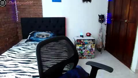   online show from November 2025 06:39:01 PM