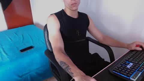 Snapshot of davidsalazar33 chatting on January 2025 06:35:01 PM davidsalazar33 online show from January 2025 06:35:01 PM