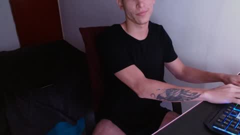 Snapshot of davidsalazar33 chatting on January 2025 10:50:02 PM davidsalazar33 online show from January 2025 10:50:02 PM