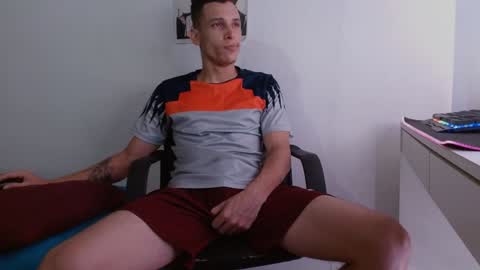 Snapshot of davidsalazar33 chatting on January 2025 02:03:02 AM davidsalazar33 online show from January 2025 02:03:02 AM