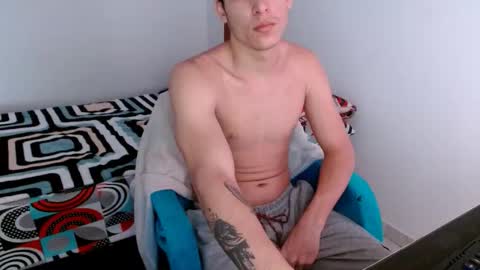 Snapshot of davidsalazar33 chatting on October 2025 01:56:02 PM davidsalazar33 online show from October 2025 01:56:02 PM