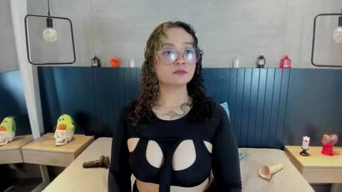 Emma online show from October 2025 04:13:01 AM