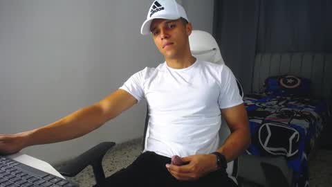 Snapshot of davisito7 chatting on January 2025 04:13:01 AM David Angel online show from January 2025 04:13:01 AM