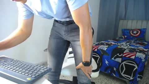 Snapshot of davisito7 chatting on February 2025 02:05:02 AM David Angel online show from February 2025 02:05:02 AM