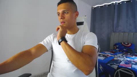 Snapshot of davisito7 chatting on February 2025 07:47:02 PM David Angel online show from February 2025 07:47:02 PM