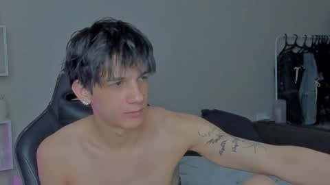 Snapshot of davisross chatting on December 2024 07:37:02 PM davis online show from December 2024 07:37:02 PM