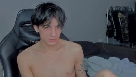 Snapshot of davisross chatting on January 2025 08:55:01 PM davis online show from January 2025 08:55:01 PM