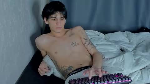 Snapshot of davisross chatting on November 2025 06:14:01 AM davis online show from November 2025 06:14:01 AM