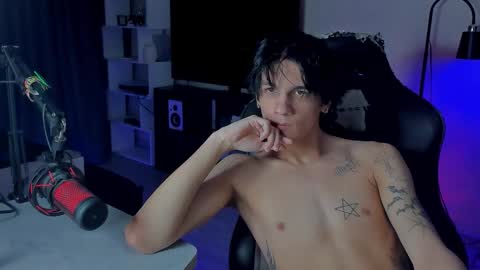 davis online show from December 2025 09:12:02 PM