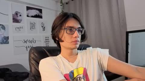 davoxer online show from December 2025 03:35:02 AM