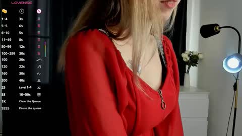 Emily online show from November 2025 08:25:02 AM