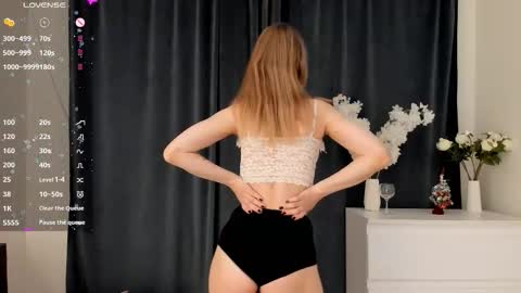 Emily online show from December 2025 07:29:02 PM