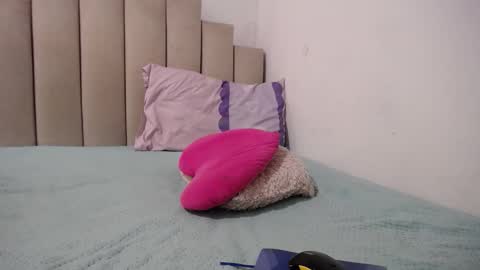 instagram  catherin dayana reina online show from April 2026 03:56:01 PM