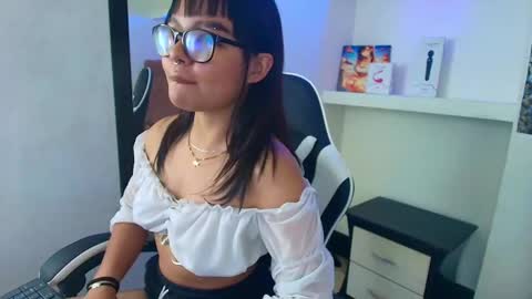 Snapshot of dayo_evans chatting on September 2025 04:49:02 AM Dayo online show from September 2025 04:49:02 AM