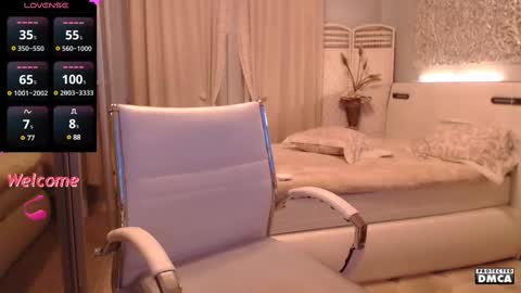 Snapshot of dealux_ chatting on February 2025 05:13:02 PM DeaLux  online show from February 2025 05:13:02 PM